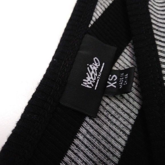 Dress : Black and grey chevron maxi dress - Picture 3 of 4